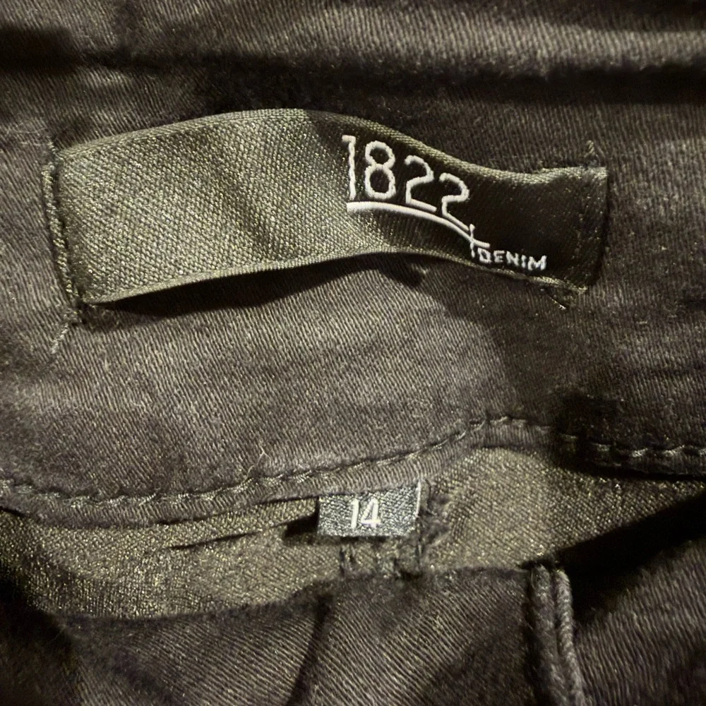 1822 Denim Classic Black Jeans - Picture 2 of 5